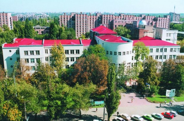 Луганский университет лишит оставшихся в Луганске преподавателей научных званий
