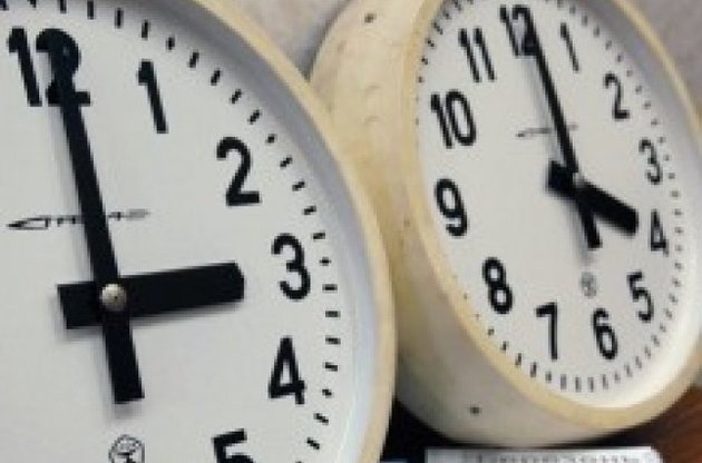 У Донецьку відмовилися переводити годинники на "зимовий час"