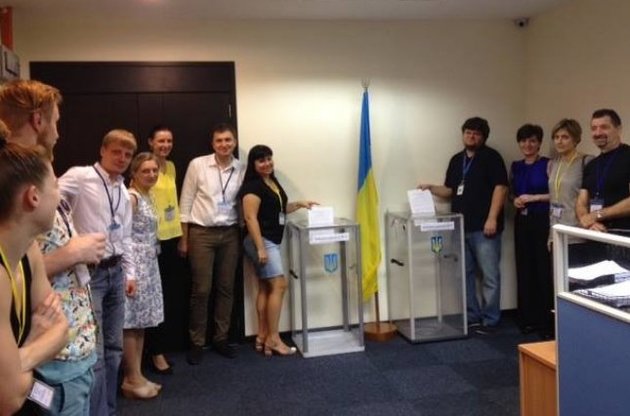 На выборах в Раду открылись первые заграничные избирательные участки