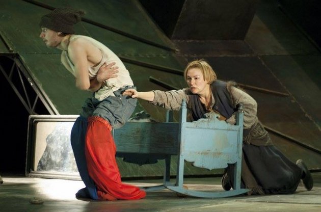 "Вечномолодая" баба Прися будет покорять сердца московских театралов