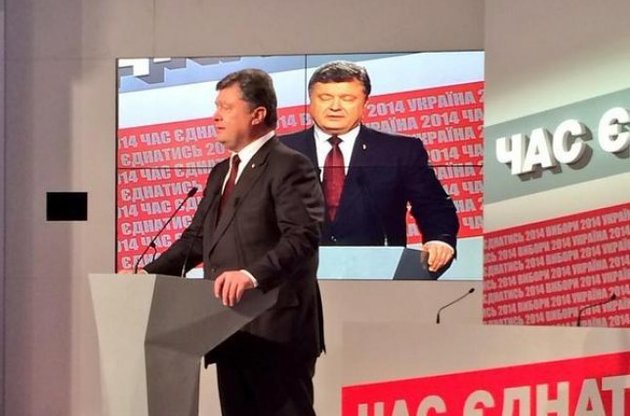 Порошенко веде переговори про коаліцію з Яценюком і Садовим
