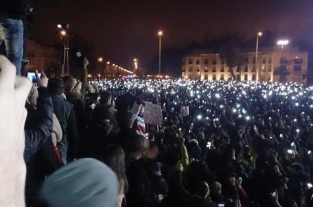 Венгрию захлестнули протесты против налога на интернет