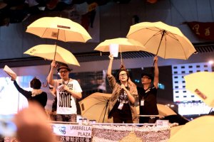 Майдан у Гонконгу: що відповість Пекін?  Влада йде на діалог,  учасники вуличних протестів змінюють тактику