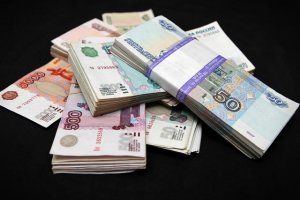 Российский рубль впервые в истории упал до 45 рублей за доллар