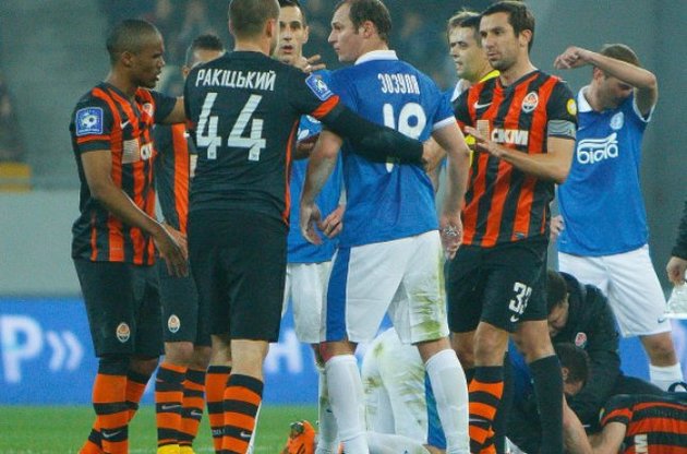 Во встрече принципиальных соперников было очень много борьбы