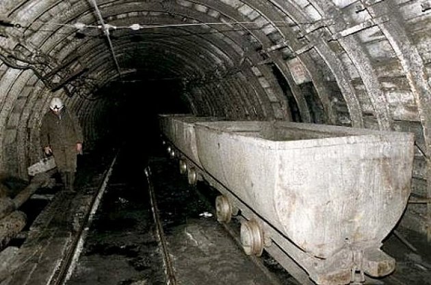 Десятки убитих російських найманців бойовики скинули в шахту і підірвали її