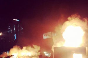 Активісти підпалили дошки для забудови на Осокорках