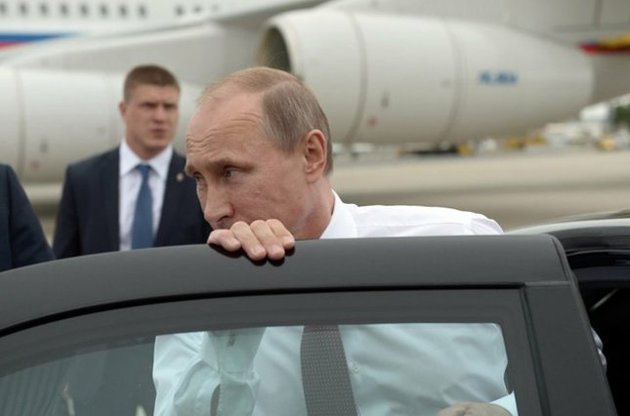 Одинокого Путина на G20 сравнили с императором, а всех остальных - с челядью