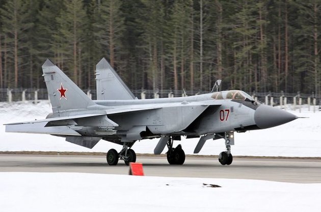 РФ перебросила к границе Украины истребители МиГ-31 и авиачасть