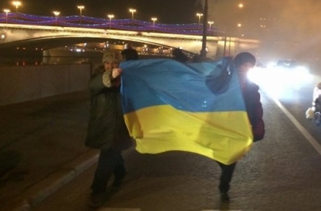 В Москве прошло шествие в честь годовщины Евромайдана, пятерых участников задержали