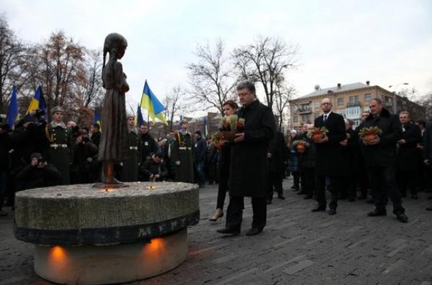 Порошенко сравнил Голодомор с российско-украинской войной 2014 года