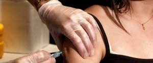 В США успешно испытали вакцину от вируса Эболы