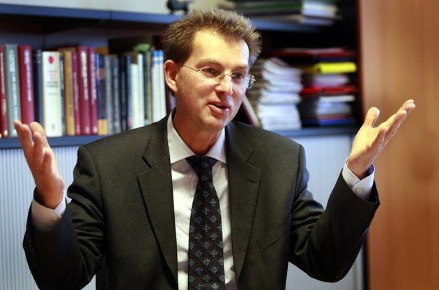 Церар хоче співпрацювати з Росією економічно.