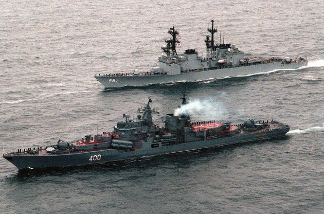 Военные корабли России в Ла-Манше якобы прячутся от шторма - The Guardian