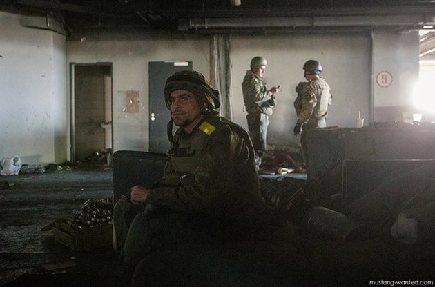 &quot;Кіборги&quot; в аеропорту Донецька понесли втрати, але позицій не здали