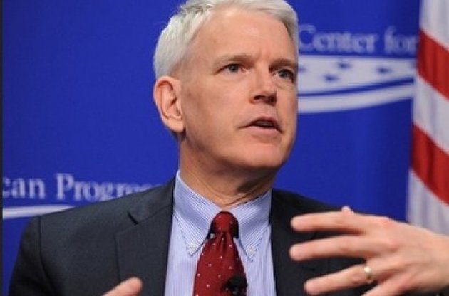 Бывший посол США в Украине Стивен Пайфер торопит Украину с реформами