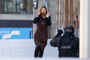 П'ять людей втекли із захопленого терористами кафе в Сіднеї - CNN