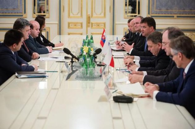 Президент Петро Порошенко та інші представники української владми зустрілися з головами МЗС Вишеградської четвірки