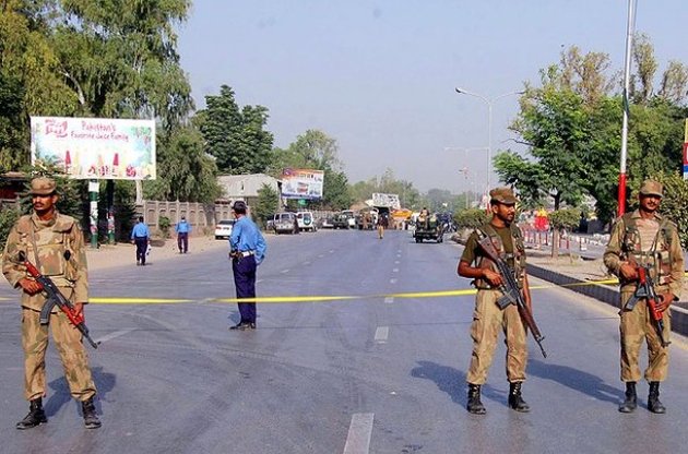 Боевики Талибана расстреляли школьников в Пакистане: более 100 убитых