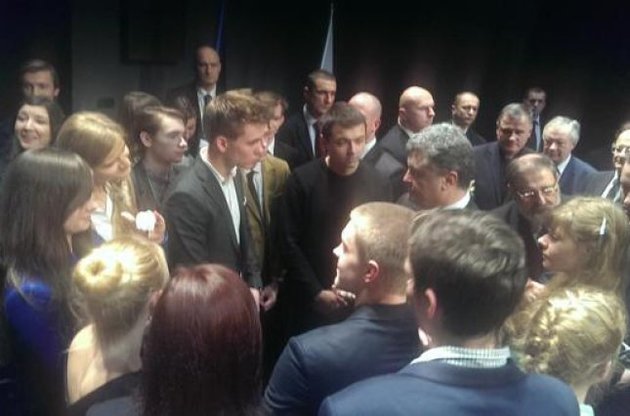 Петро Порошенко на зустрічі зі студентами в Любліні. Фото - Twitter Цеголко