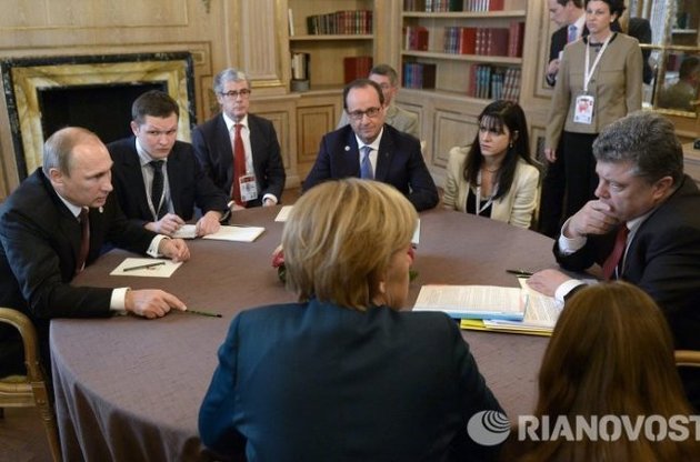 Порошенко, Путин, Меркель и Олланд поговорят по телефону 22 декабря