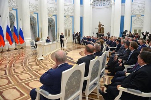 Путін зустрівся з представниками Федеральних зборів