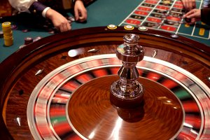 Уряд запропонував легалізувати казино і букмекерів