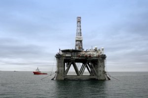 Крупнейшая нефтекомпания России откладывает освоение арктического шельфа из-за санкций