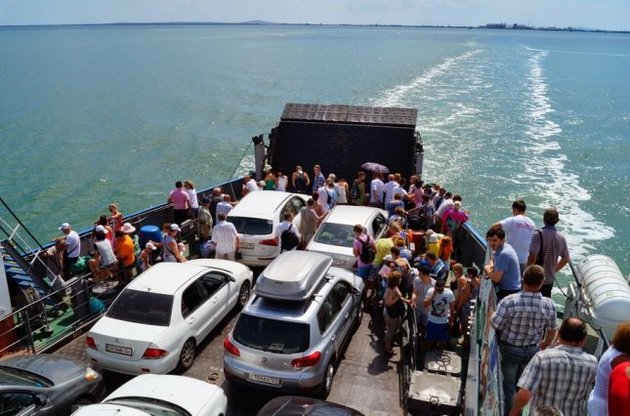 На переправі знову черги