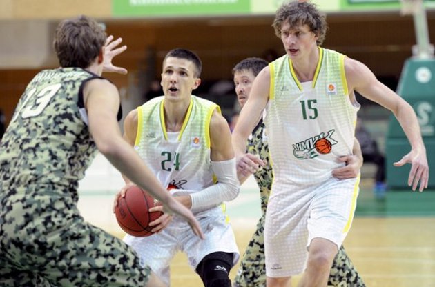 &quot;Химик&quot; не оставил шансов &quot;Будивельнику&quot;