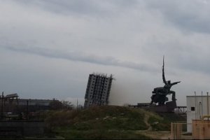 В Севастополе таки снесли "Пизанскую башню"