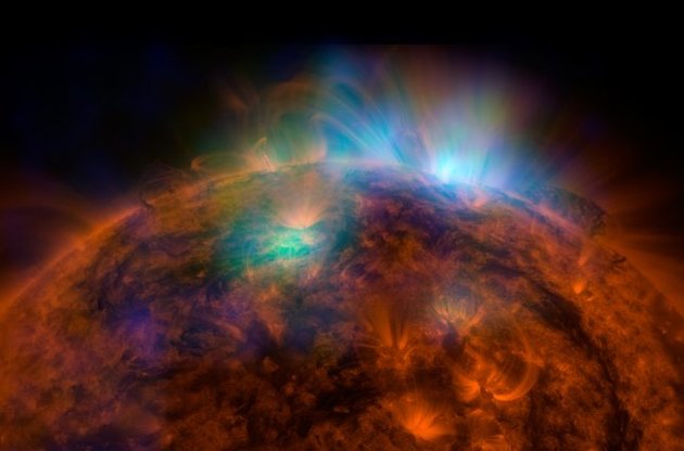 NASA удалось заснять мощную вспышку на Солнце