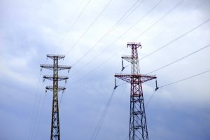 Украина увеличила поставки электроэнергии в Крым до достаточного уровня
