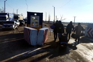На кордоні з Кримом - транспортний колапс