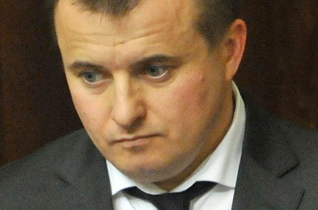 Яценюк пригрозил Демчишину отставкой через месяц
