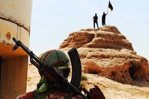 Террористы "Исламского государства" отрезали голову главарю за курение