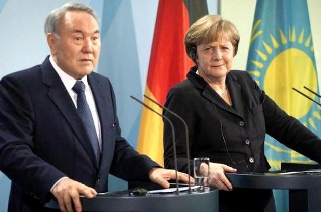 На переговоры с Меркель по Украине в Берлин приедет Назарбаев