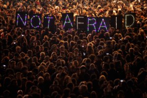 Французы массово выходят на улицы поддержать издание Charlie Hebdo