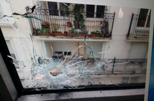 В пригороде Парижа вооруженный мужчина подстрелил полицейского