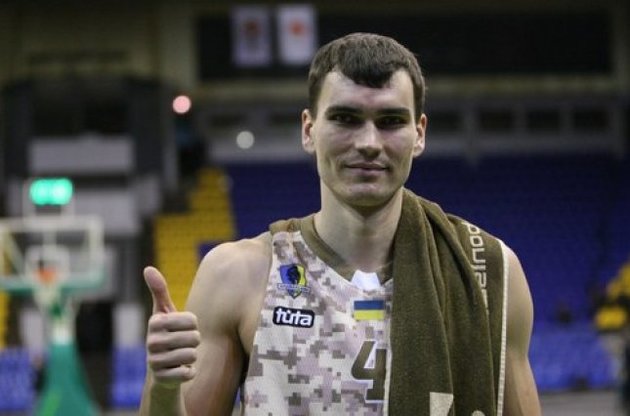 Максим Пустозвонов попал 7 трехочковых из 8