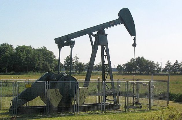 Цена нефти упала ниже $ 49,3
