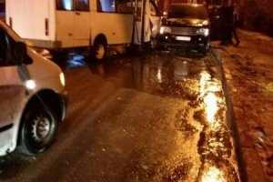 Боевики на джипе в Донецке протаранили маршрутку с пассажирами: 8 пострадавших