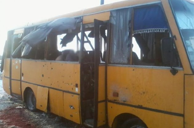 Обстрел автобуса под Волновахой рушит и без того шаткое перемирие - The Guardian