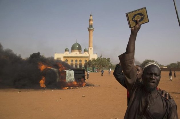 В протестах против Charlie Hebdo в столице Нигера погибли 5 человек