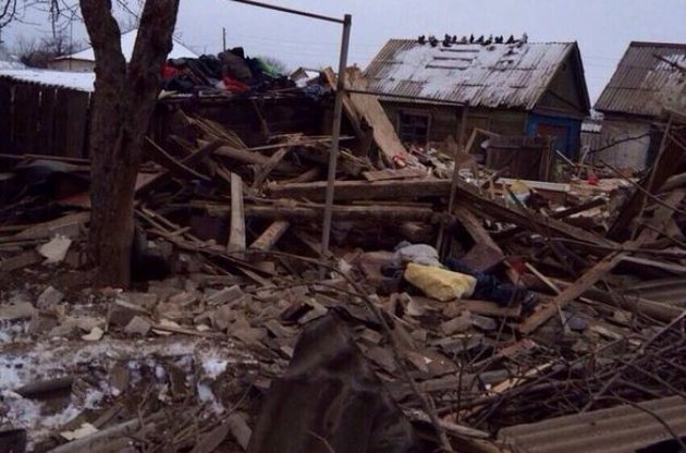 Руїни будинку в Вуглегірську, де загинули діти. Фото: глава МВС Донецької області В&#039;ячеслав Аброськін