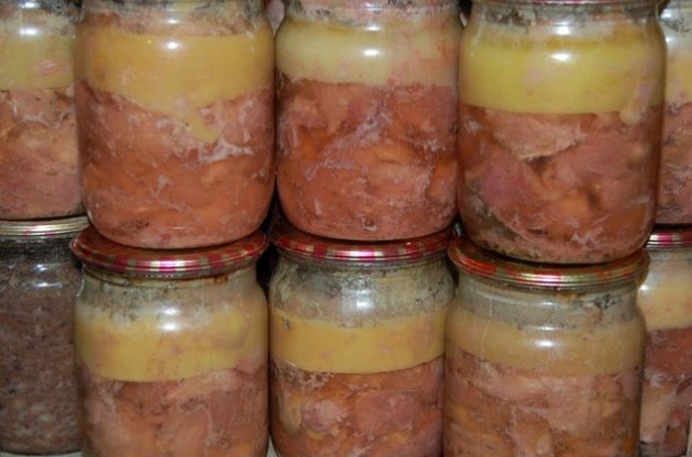 У вересні керівництво тилу Нацгвардії впіймали на закупівлі консервів у російської компанії