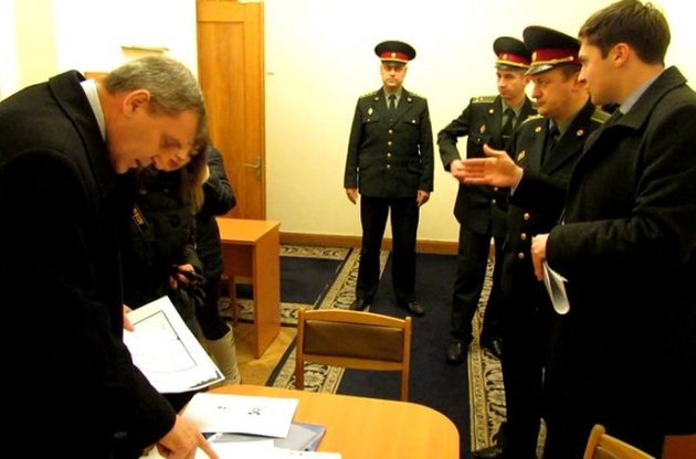 Документы кандидата удалось подать, только вызвав члена конкурсной комиссии