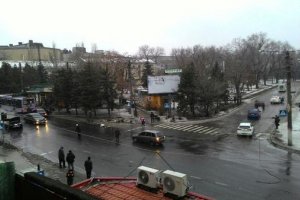 У Донецьку снаряд розірвався на зупинці, бойовики говорять про 9 загиблих