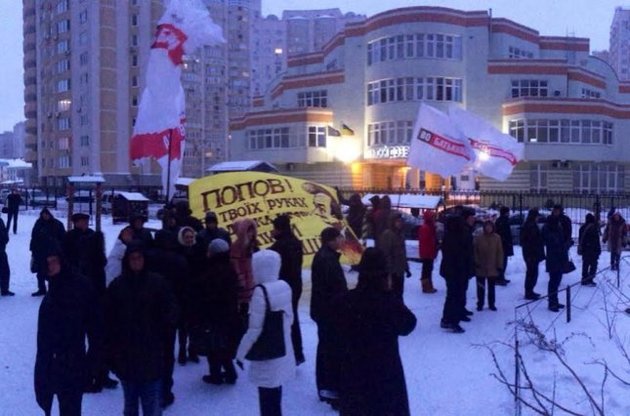 Разгон Майдана &quot;повесят&quot; на Попова