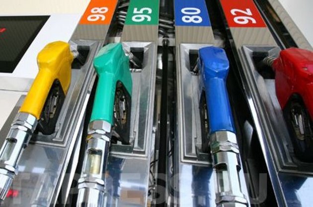 НБУ проти нафти, або Чому дорожчає бензин